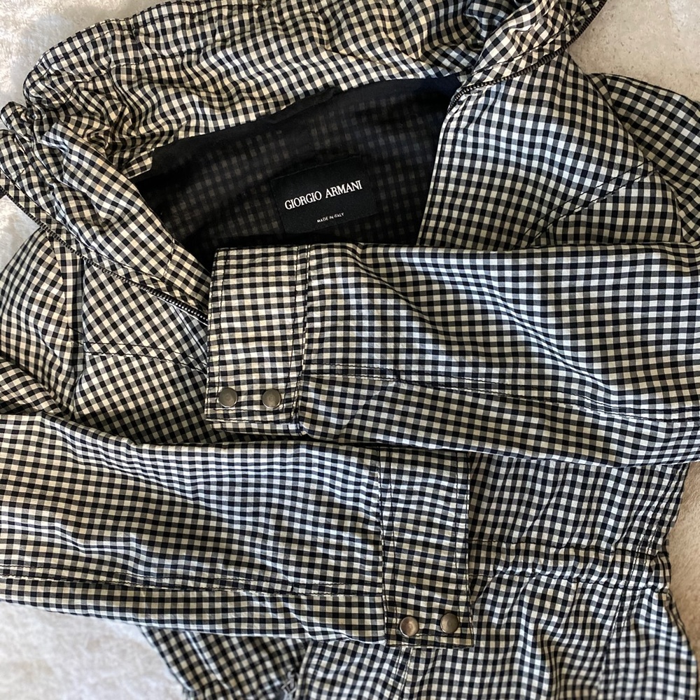 Checkered double zipper jacket.